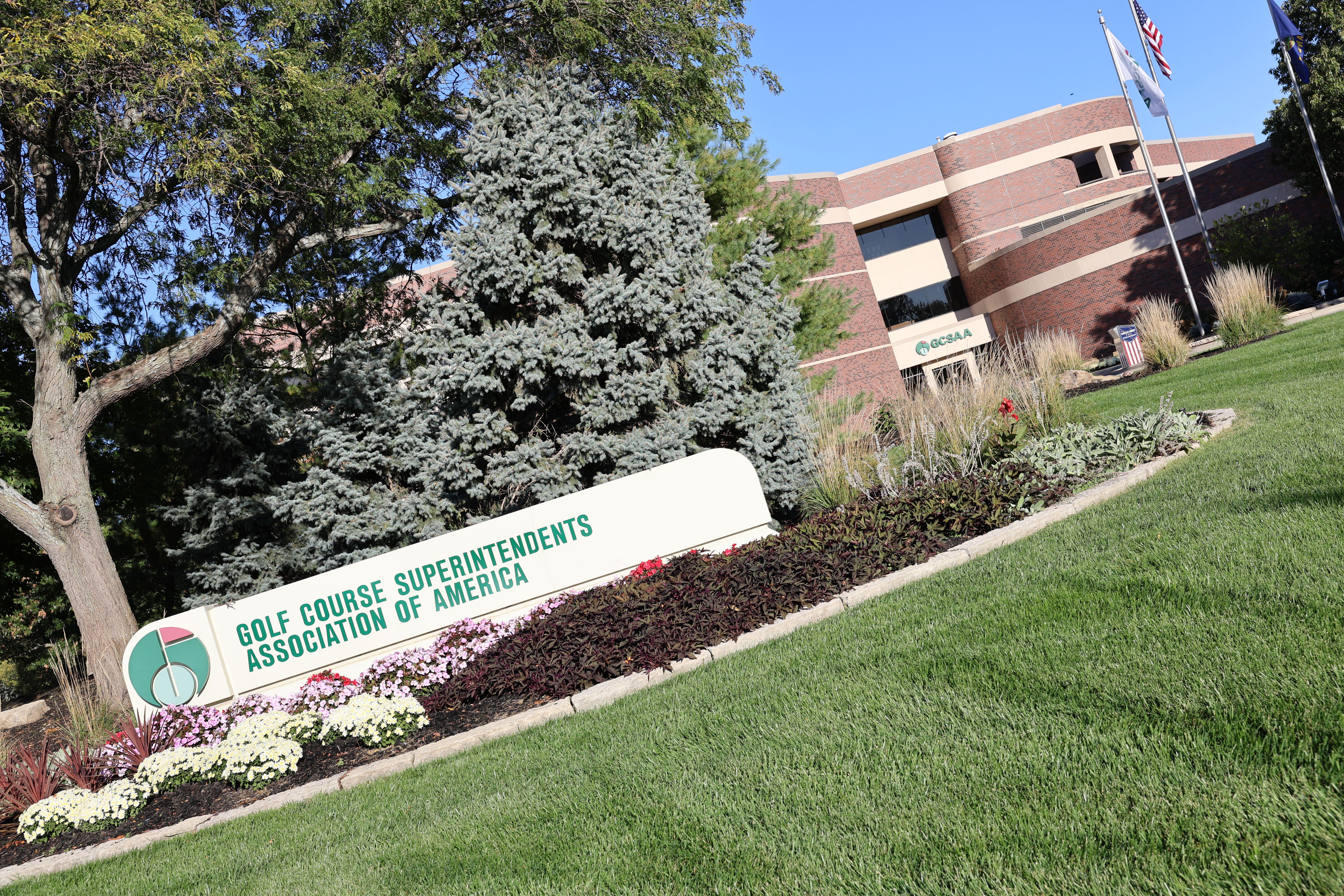 GCSAA headquarters rolls out the red carpet